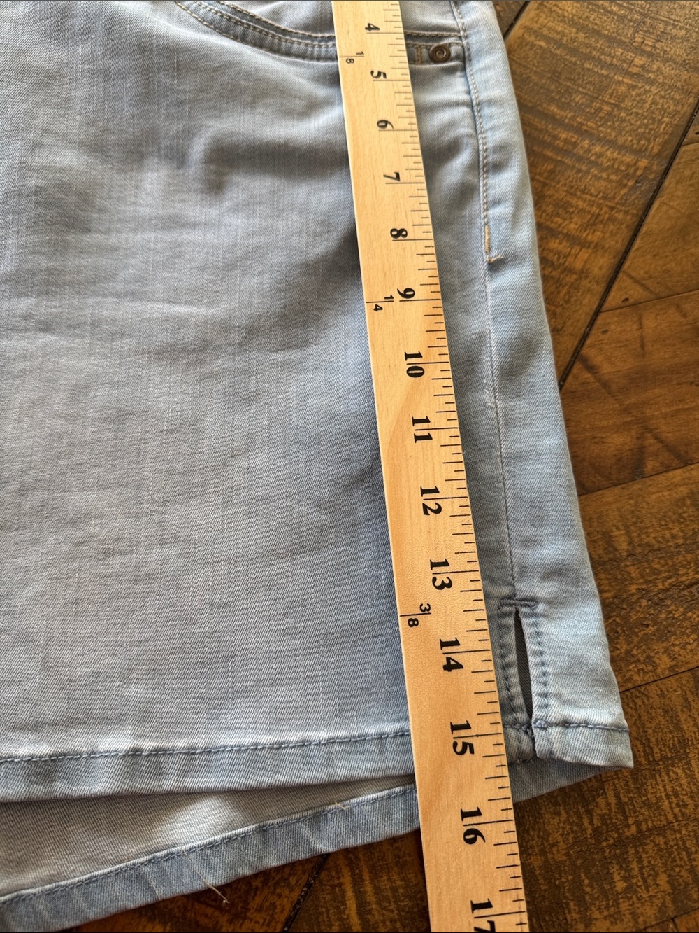 Westbound Light Wash Women's Denim Shorts - Light Blue Size 14 - Picture 6 of 6
